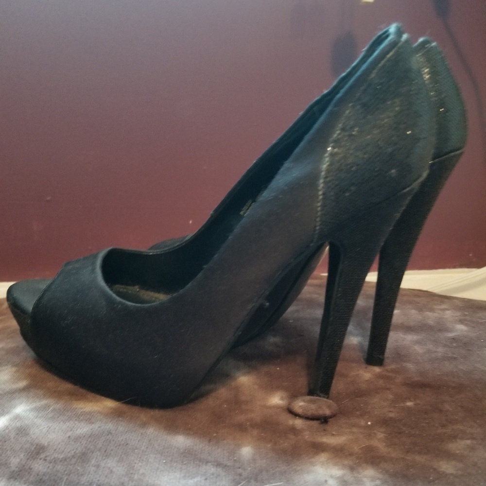 Steve Madden pepe toe heel